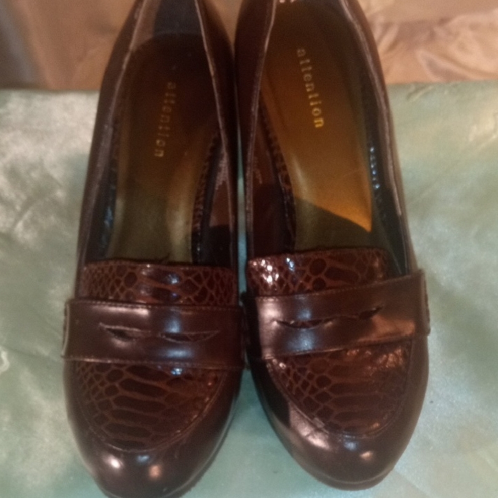 Attention Women's Dark Brown Textured Loafers